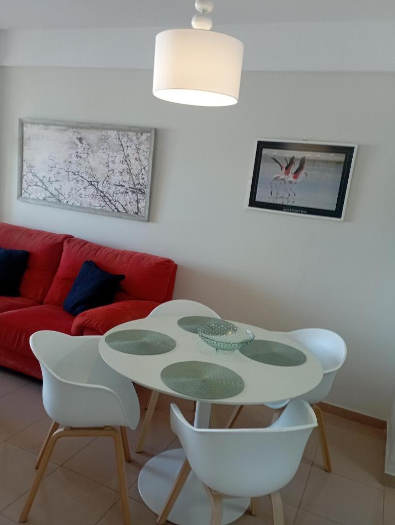 Apartamento Con Vistas En 内尔哈 外观 照片